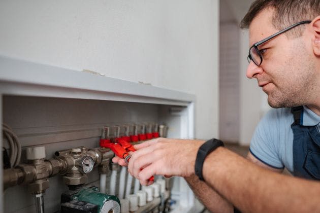 How to Repressurise a Boiler Safely (Step-by-Step)